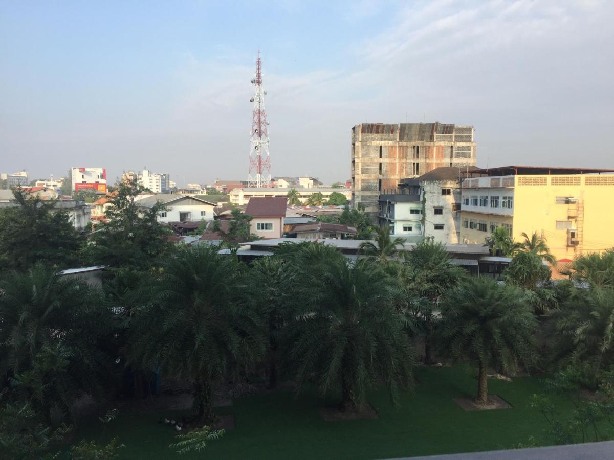 The Base Apartamento Udon Thani Exterior foto
